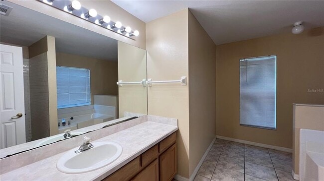 Building Photo - 1547 Oak Hill Trail