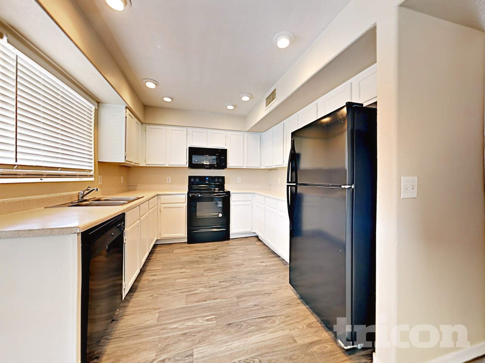 Building Photo - 8668 W Hubbell St