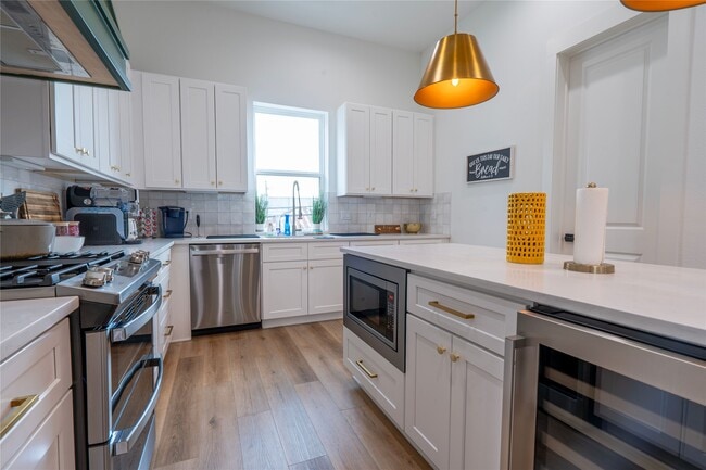 Building Photo - 1307 E 27th St