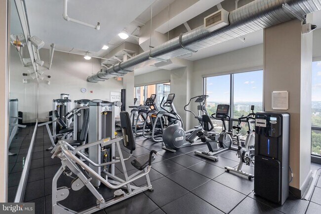 Building Photo - 2001 15th St N