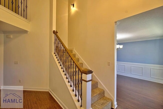 Building Photo - 702 Auburn Cv