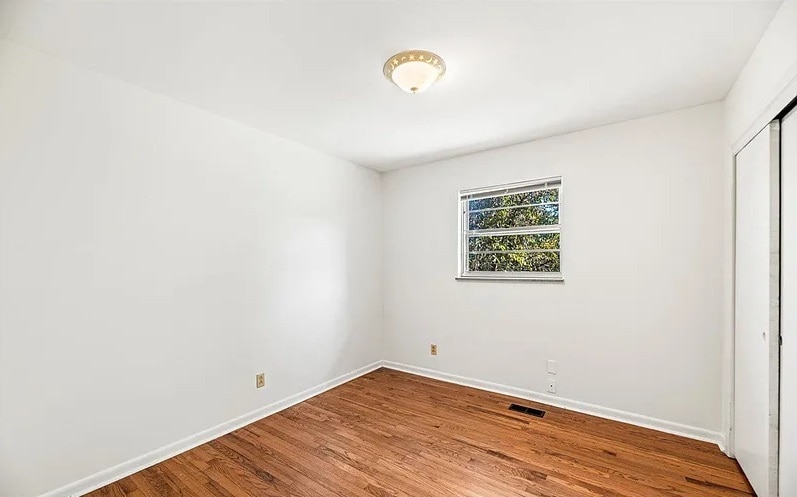 Building Photo - 1700 S Hills Dr