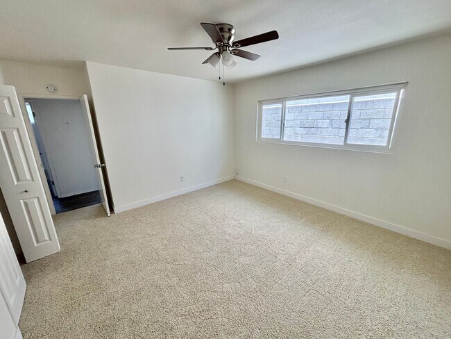 Building Photo - Quiet Back Unit with Garage and Washer/Dryer