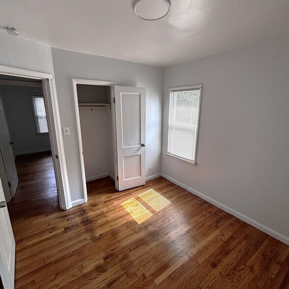 Building Photo - 10794 Marne St