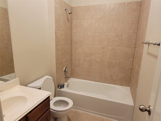 Building Photo - 15126 Summer Sunset Dr