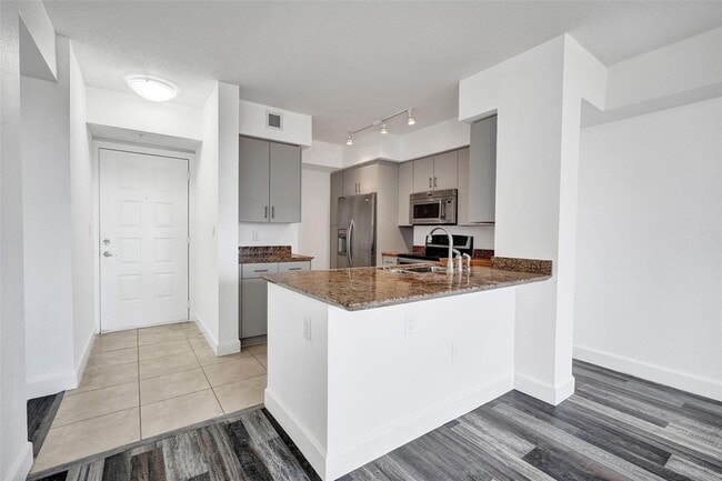 Building Photo - 1830 Radius Dr