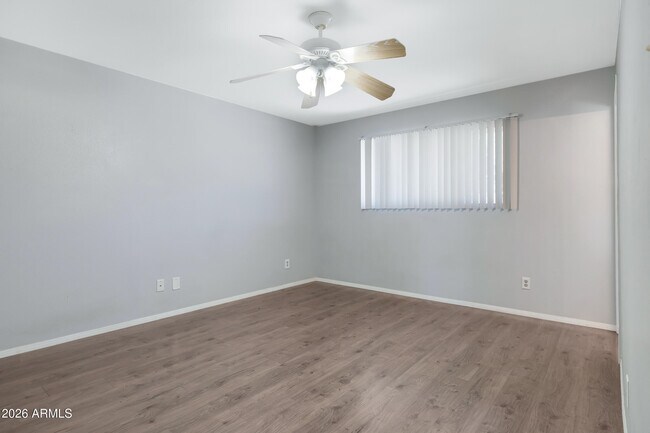 Building Photo - 1627 E Fremont Dr