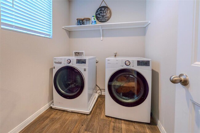 Building Photo - 178 Coralbean Dr