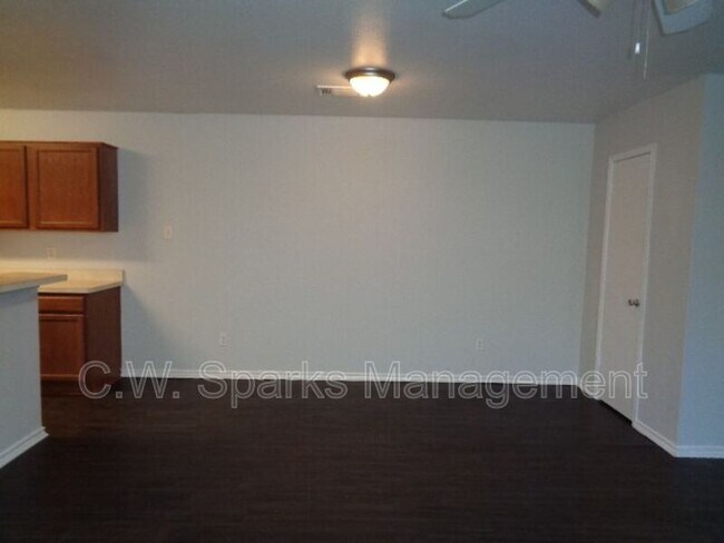 Building Photo - 13651 Biggs St