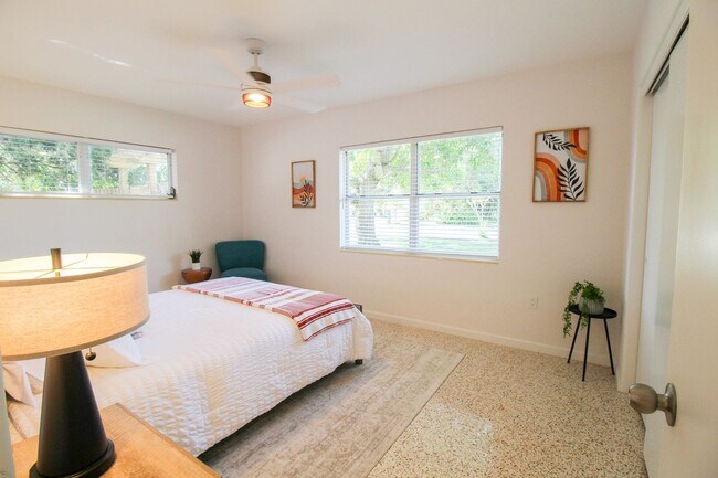 Building Photo - West of Trail Mid-Century Gem with New Designer Kitchen & Oversized Corner Lot