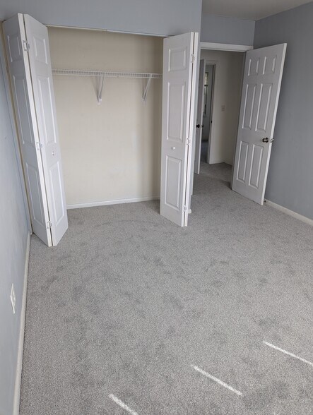 Building Photo - 3064 Comte Ct