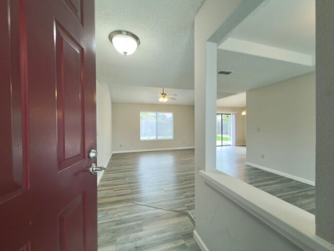 Building Photo - 204 Ashby Pl