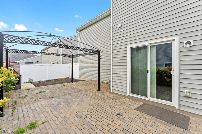 Building Photo - 10342 Liberty Cove