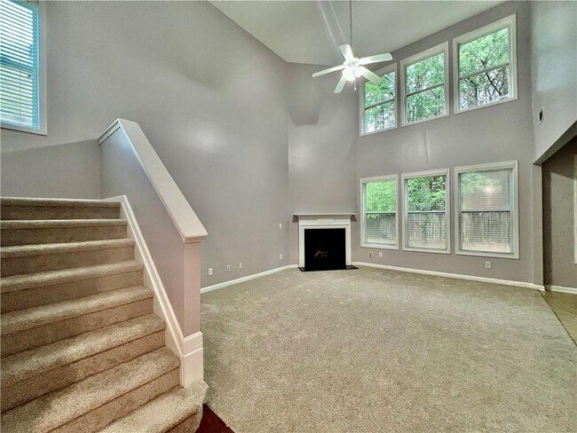 Building Photo - 1720 Rutland Pass Dr SE