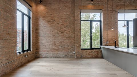 Building Photo - 729 N Sangamon St