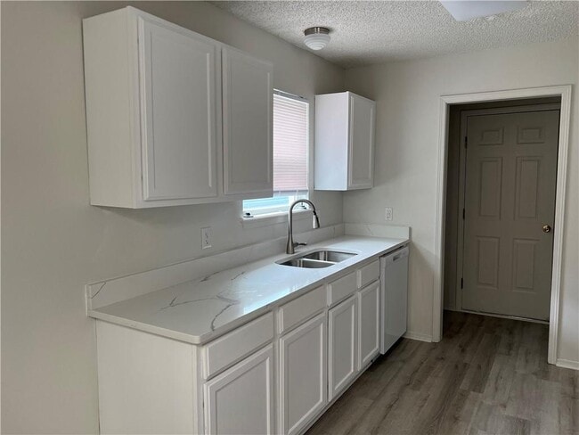 Building Photo - 609 Marigold Ave