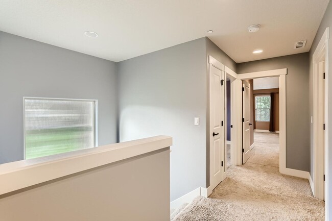 Building Photo - Elegant Orenco Home with Granite Kitchen, Fireplace & Private Greenspace