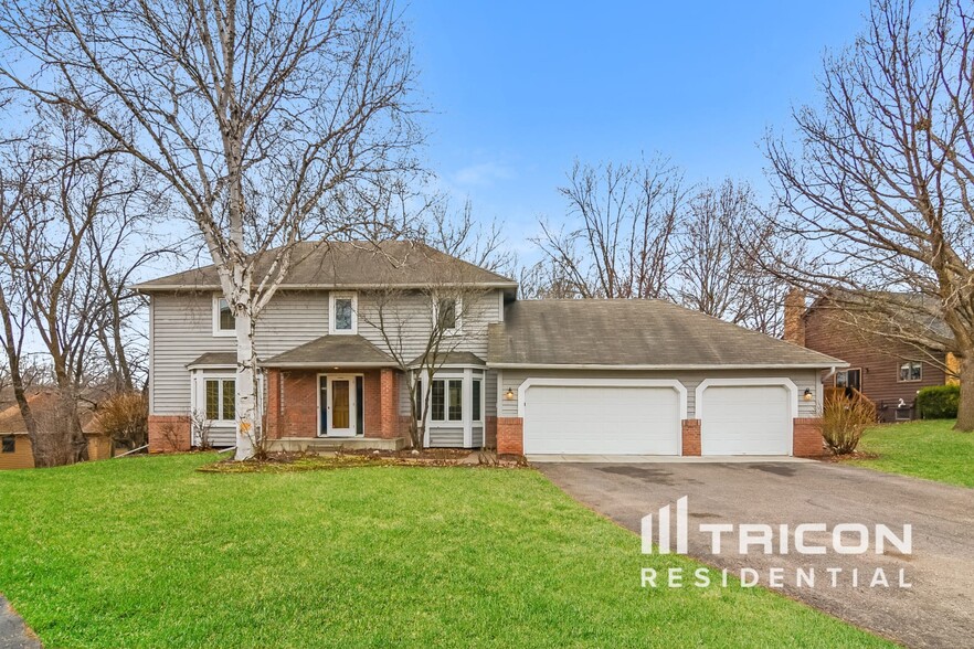 Building Photo - 5585 Rosewood Ln