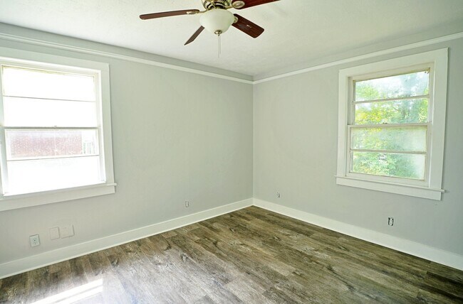 Building Photo - 330 W 41st St