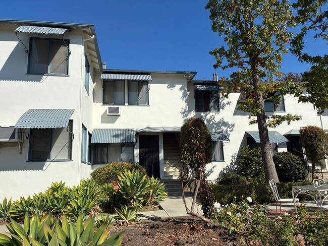 Primary Photo - 1387 Eagle Vista Dr