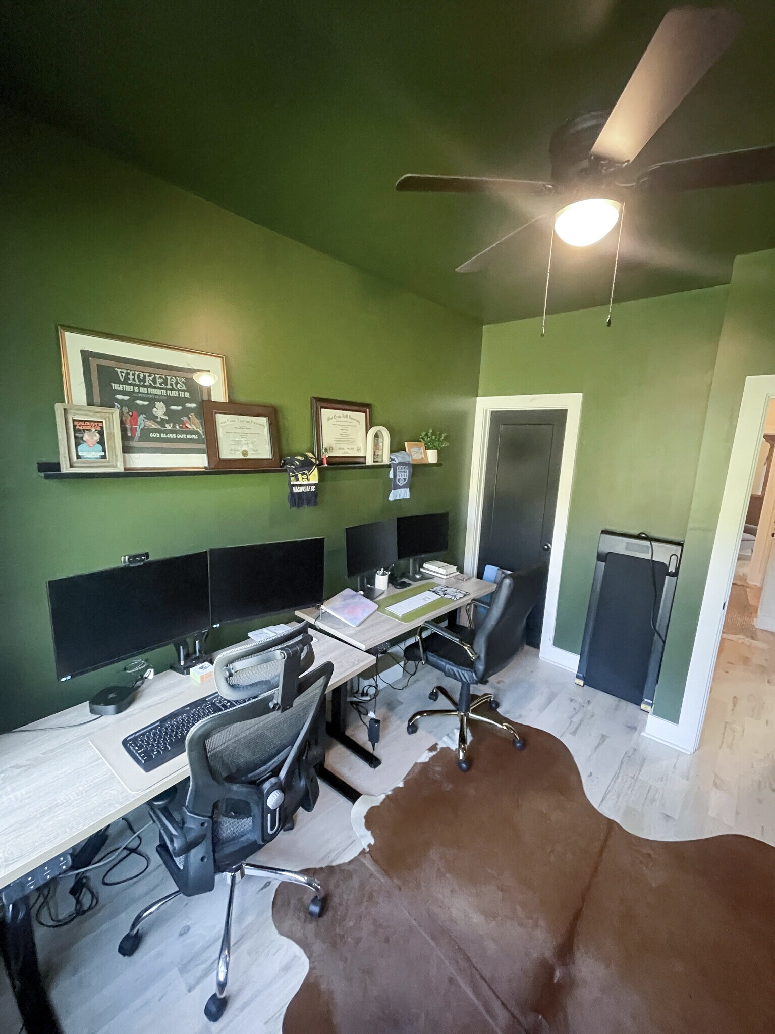 Building Photo - 3051 Hillside Rd