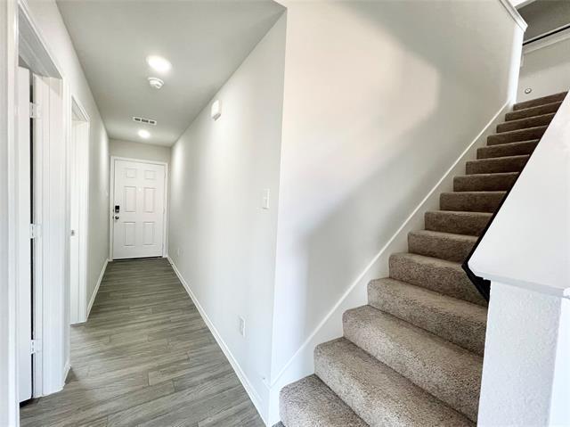 Building Photo - 829 Bluffview Dr