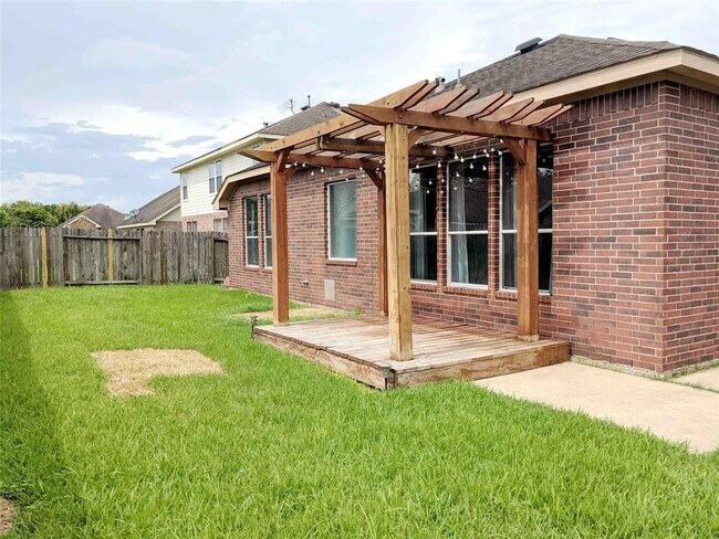 Building Photo - 2606 Sandal Walk
