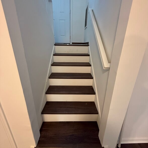 Building Photo - 8632 Conklin Pl