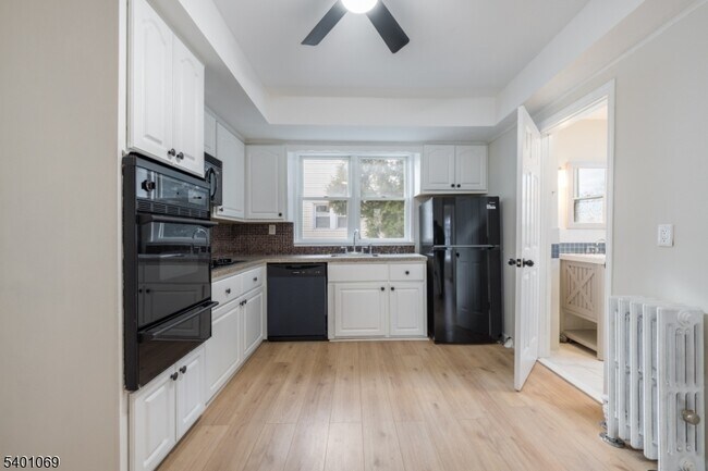 Building Photo - 71 Broad St