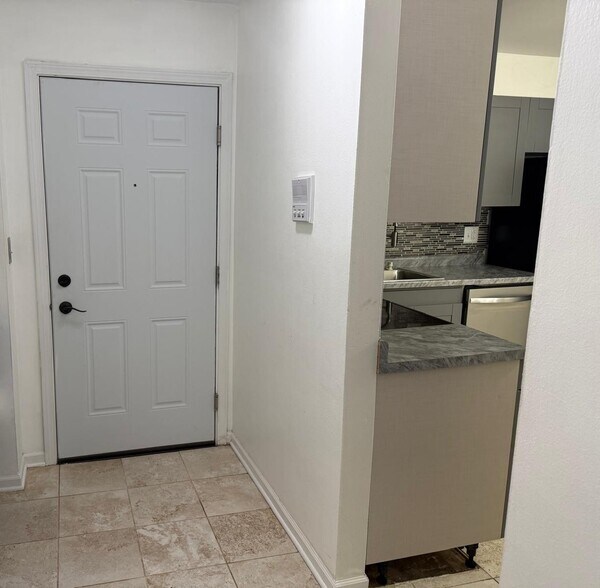 Entryway with Closet Area - 4425 Blackhawk Ln