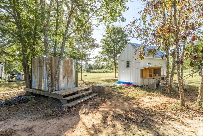 Building Photo - 5451 Walton Rd