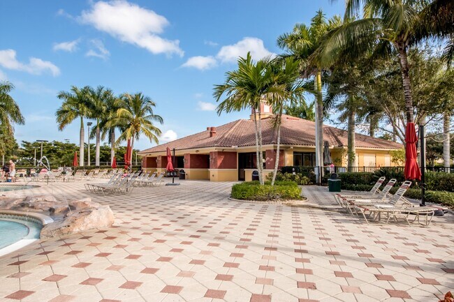 Building Photo - Elegant Lake View Condo in Bella Terra – S...