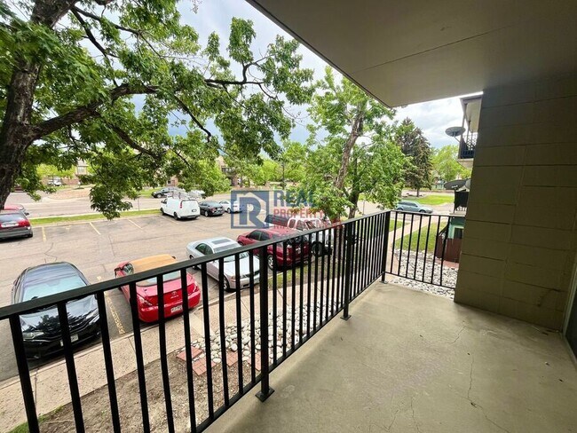 Building Photo - 2281 S Vaughn Way