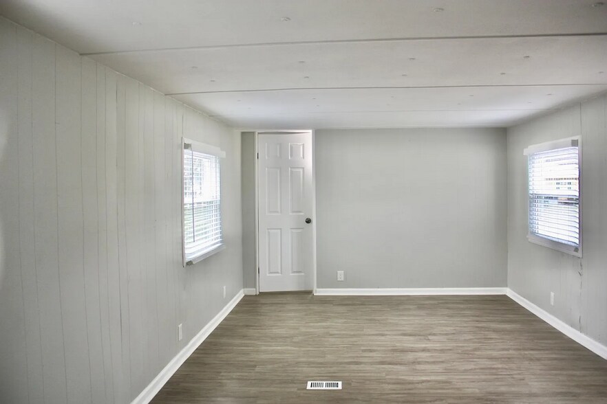 Building Photo - 415 W Limestone Rd