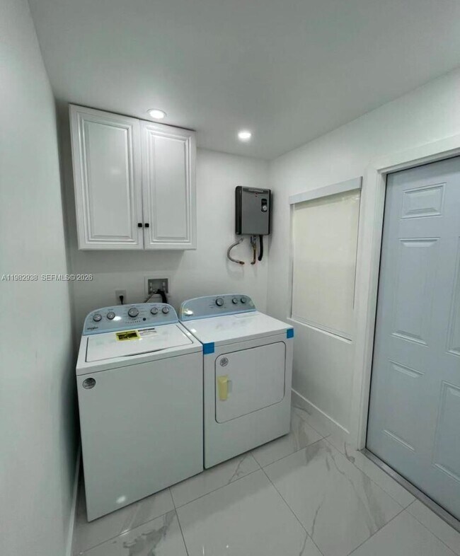 Building Photo - 3161 NW 31st St