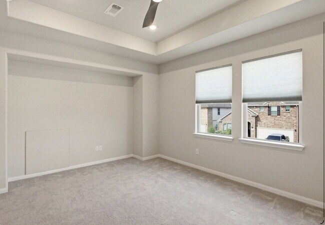 Building Photo - 10051 Mulhouse Dr