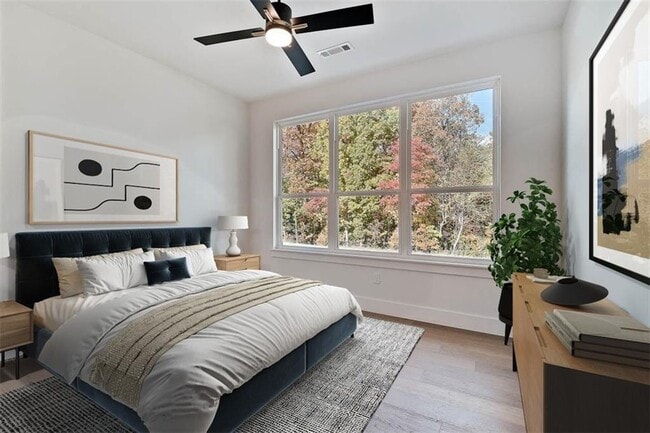 Building Photo - 28 Bedford Ln