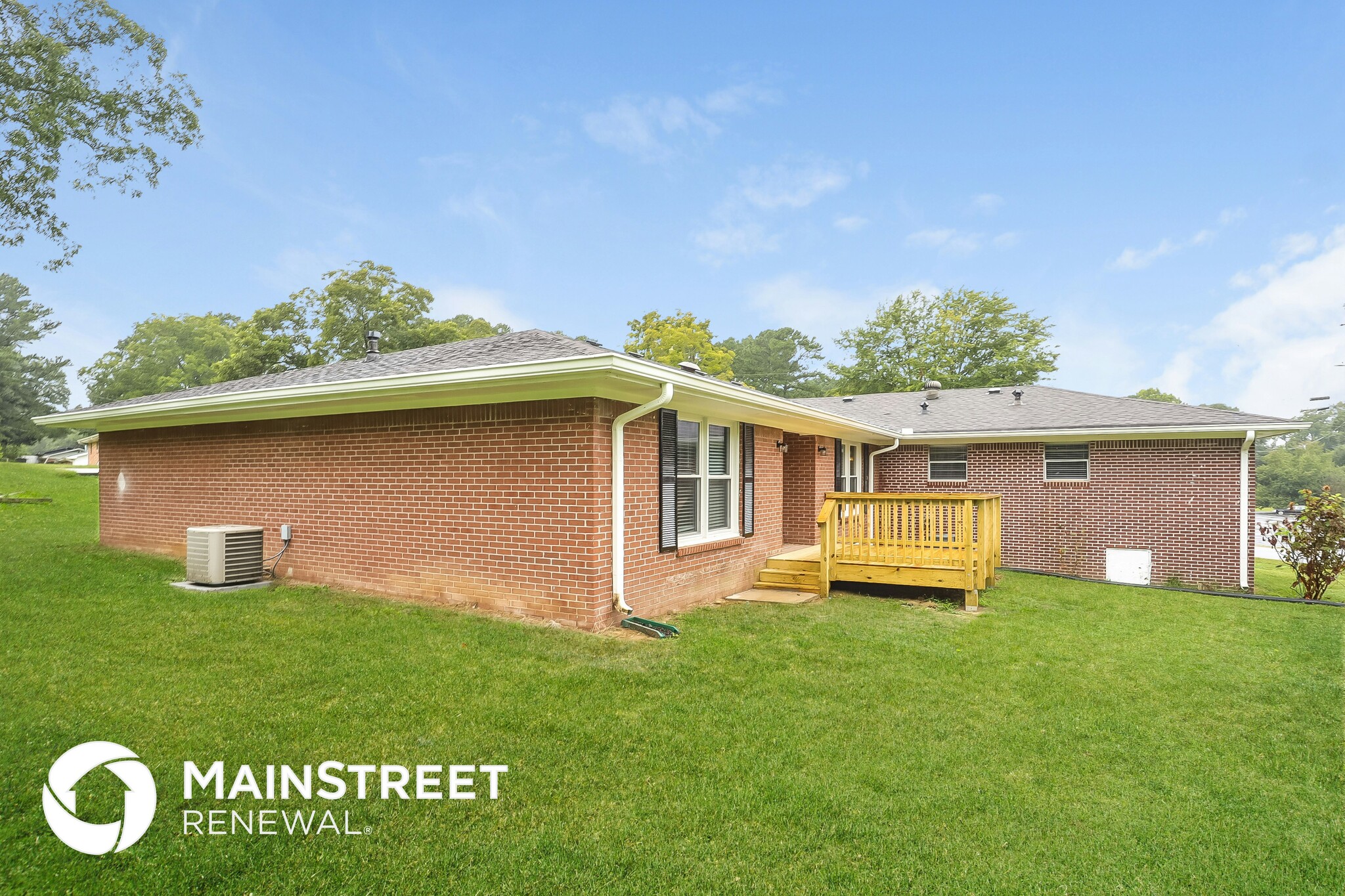 Building Photo - 600 Emerald Dr