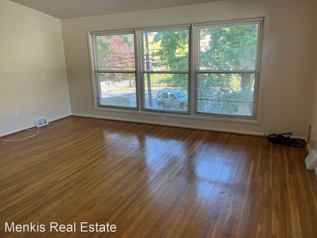 Building Photo - 3 br, 2 bath House - 3906 Denfeld Avenue