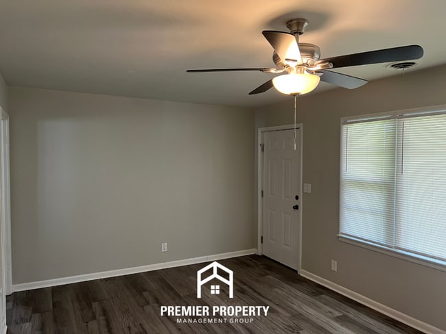 Building Photo - Newly Renovated 3-Bedroom Home for Rent in Huntsville, AL - Hardwood Floors & Fenced Backyard