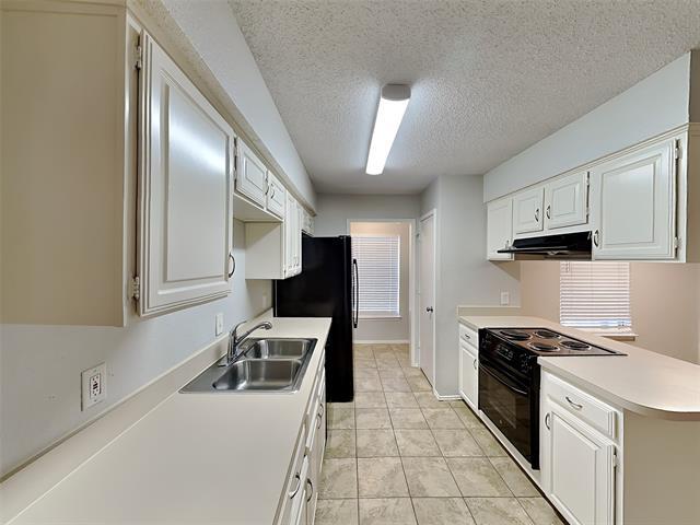 Building Photo - 4931 Darrow Ln