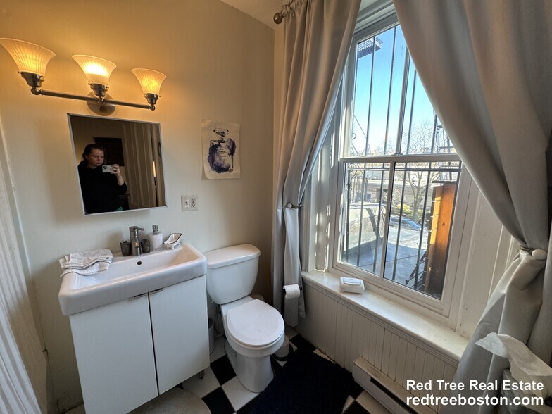 Building Photo - 554 Massachusetts Ave