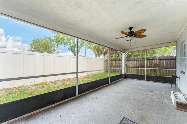 Building Photo - 5010 Larch Ln