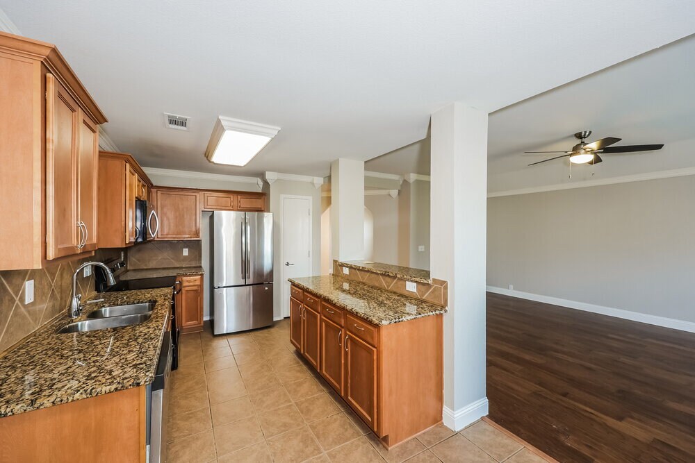 Building Photo - 711 River Run Dr