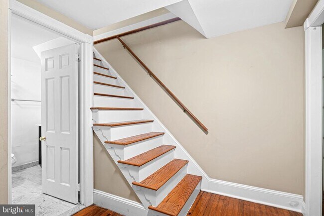 Building Photo - 1008 Spruce St