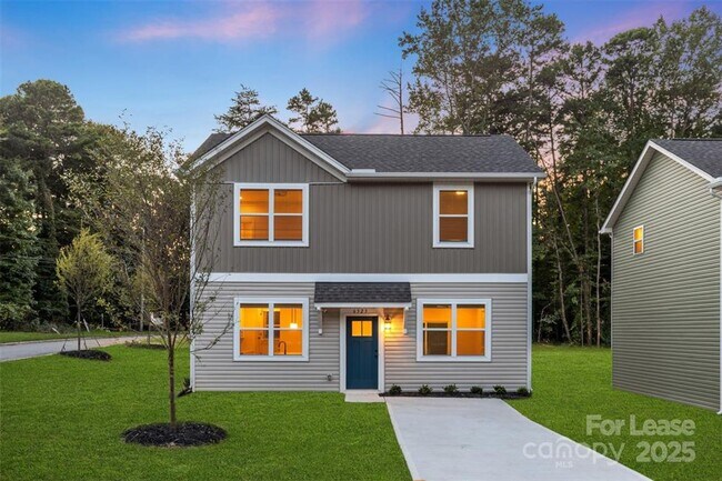 Building Photo - Brand New 3BR 3BA Home w/ Fenced Backyard • Quartz Island Kitchen in Charlotte
