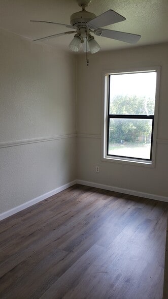 Building Photo - 1106 Shanarae Cir