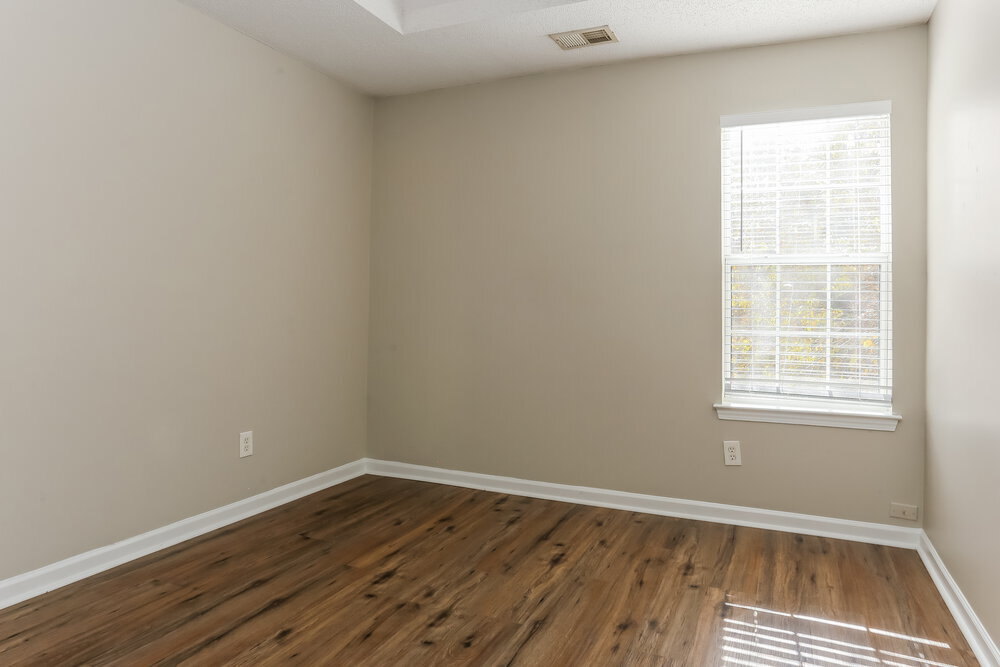 Building Photo - 5442 Beaver Lake Dr SW