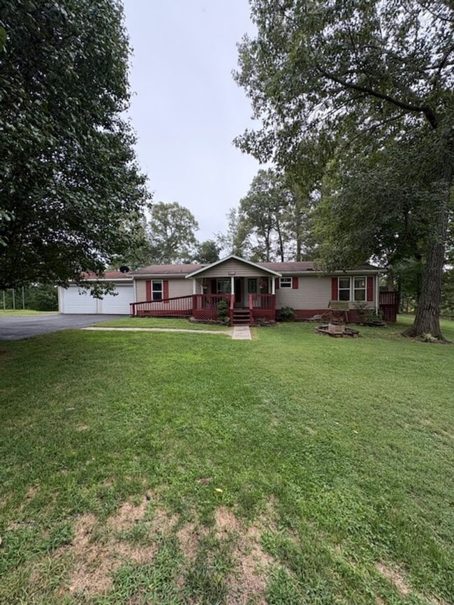 Primary Photo - 575 Sam Martin Rd