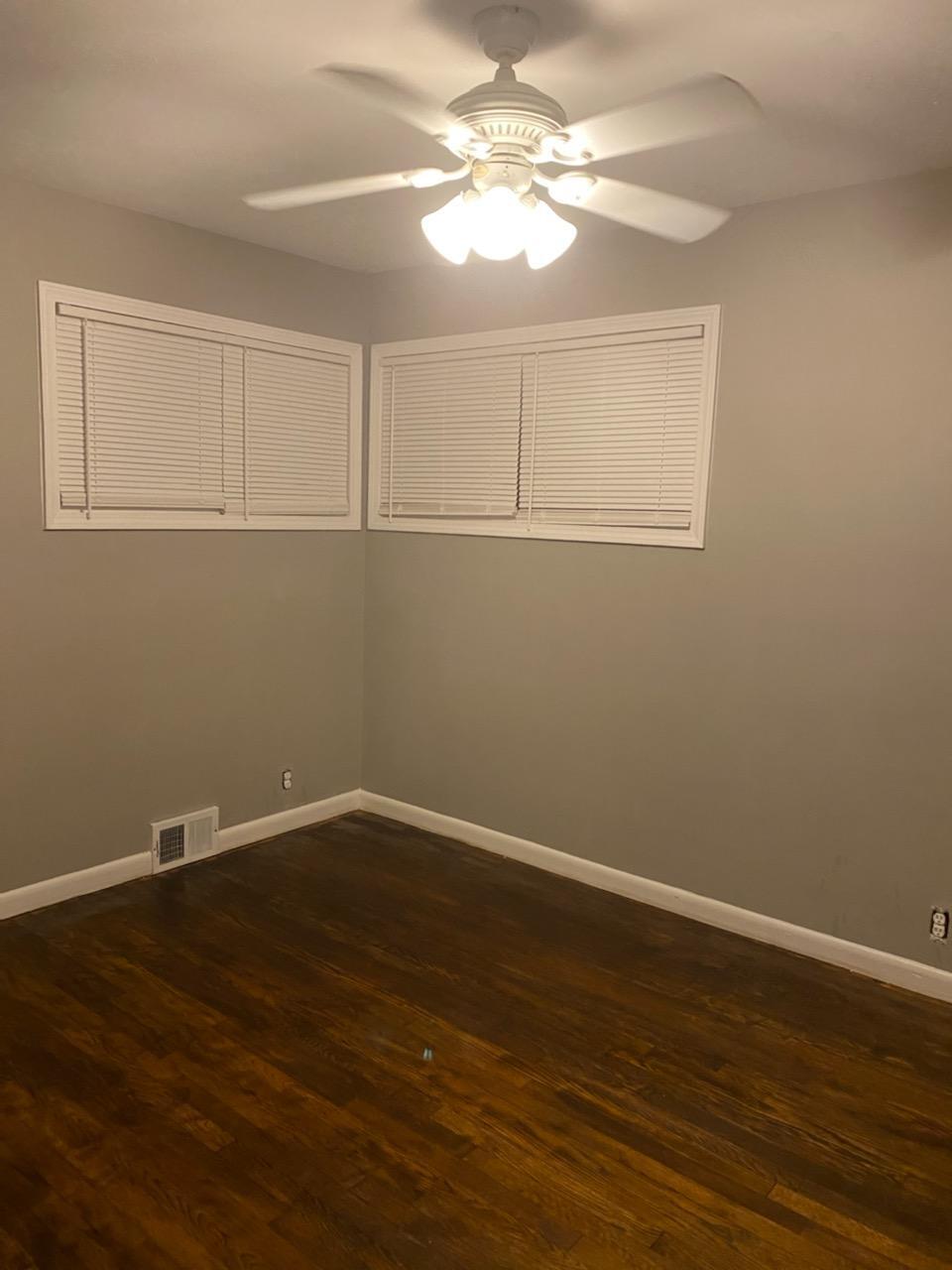 Building Photo - 319 Pleasant St